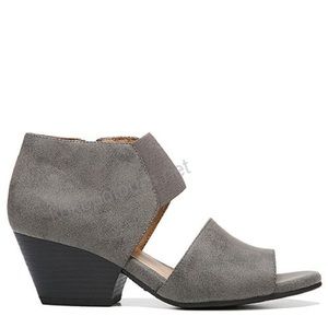 BNIB - Natural Soul Shoes sz 6